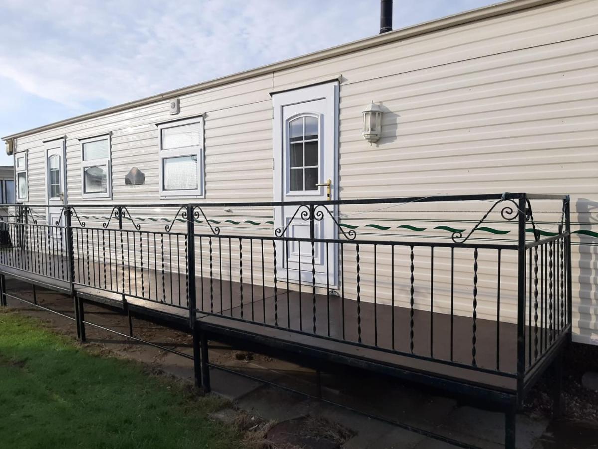 Отель 6 Berth The Wolds Salisbury Addlethorpe Экстерьер фото
